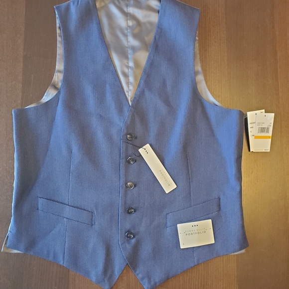 New Perry Ellis vest. Size small. Blue pin dot. - Picture 9 of 9